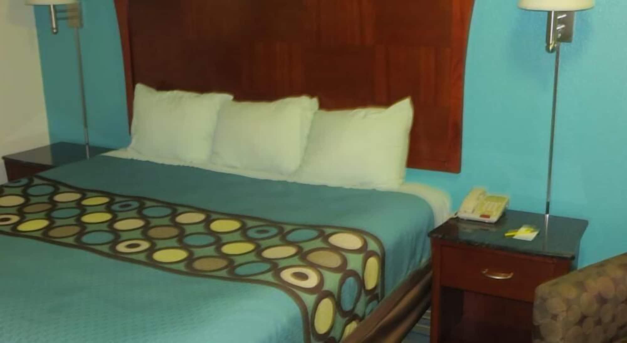 Super 8 By Wyndham Pleasanton Motel Ngoại thất bức ảnh